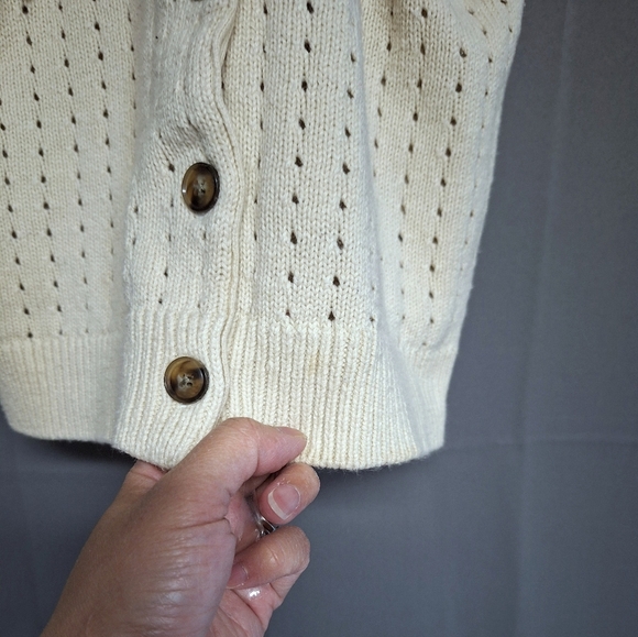 Who What Wear Button Closure Eyelet Open Knit Blouse Ruffled Dolman Short Sleeve - Picture 4 of 8